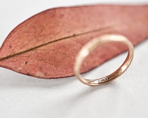 Image of 18ct rose gold 2mm horn texture ring