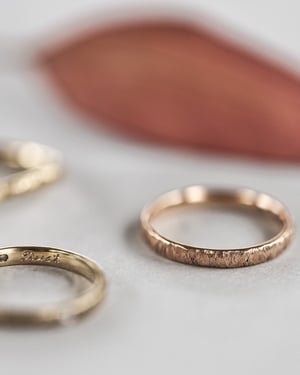 Image of 18ct rose gold 2mm horn texture ring