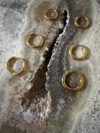 Image 1 of SIMPLE HOOP EARRINGS 