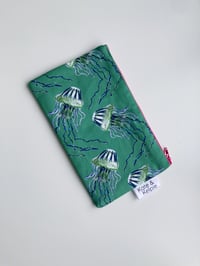 Image 4 of Trailing Jellies Pencil Case