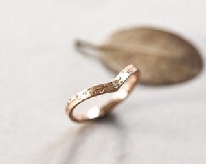 Image of 18ct Rose Gold 2mm Pressed flower wishbone ring