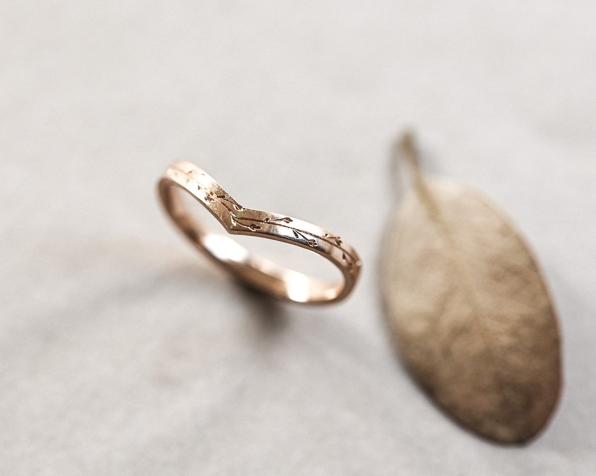 Image of 18ct Rose Gold 2mm Pressed flower wishbone ring