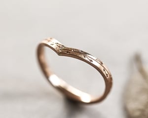 Image of 18ct Rose Gold 2mm Pressed flower wishbone ring