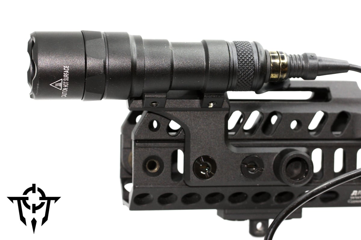 Basis Weapon Flashlight (Surefire Scout) + QD Socket 