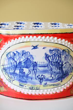 Image of A Romantic Vase From Bungay - Romantic Vase