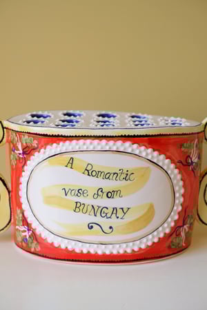 Image of A Romantic Vase From Bungay - Romantic Vase