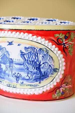 Image of A Romantic Vase From Bungay - Romantic Vase