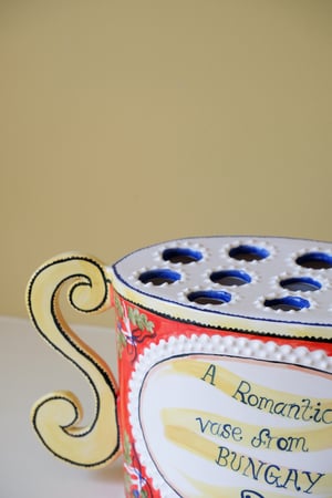 Image of A Romantic Vase From Bungay - Romantic Vase