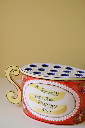 Image of A Romantic Vase From Bungay - Romantic Vase