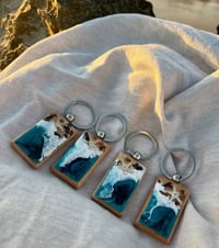 Image 1 of Ocean Resin Keyring Gift