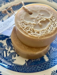 Image 1 of Savon Sur Une Corde Coco 33 Santal + Coconut Soap on a Rope