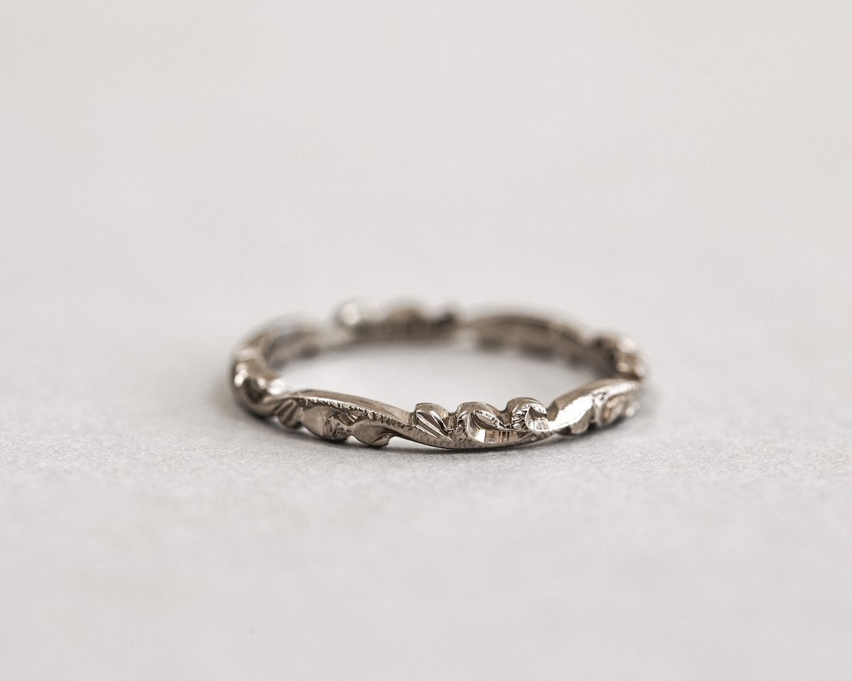 Image of 18ct white gold 2mm floral carved wishbone ring