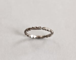 Image of 18ct white gold 2mm floral carved wishbone ring