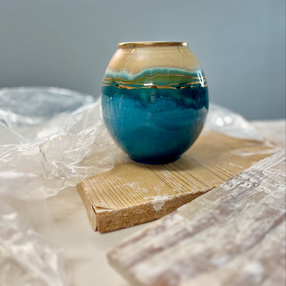 Image of blue ocean moon vase