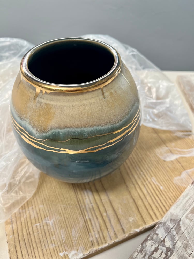 Image of blue ocean moon vase