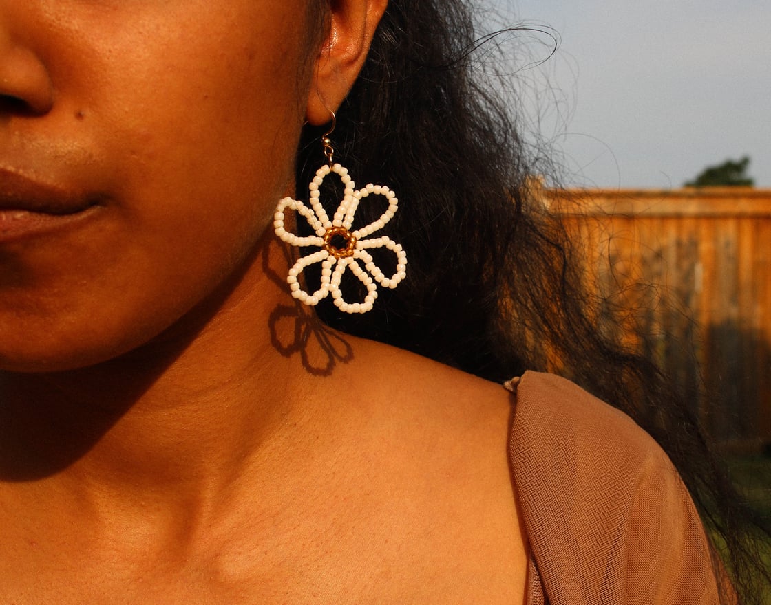 Image of daisy earrings