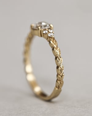 Image of 18ct Gold, 5.35mm Rose-cut diamond, Laurel leaf carved ring (LON236)