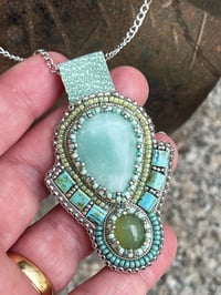 Image 8 of Collier Ras du cou broderie  LAGON