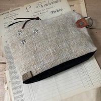 Image 4 of Pochette en chanvre ancien et toile militaire noire.