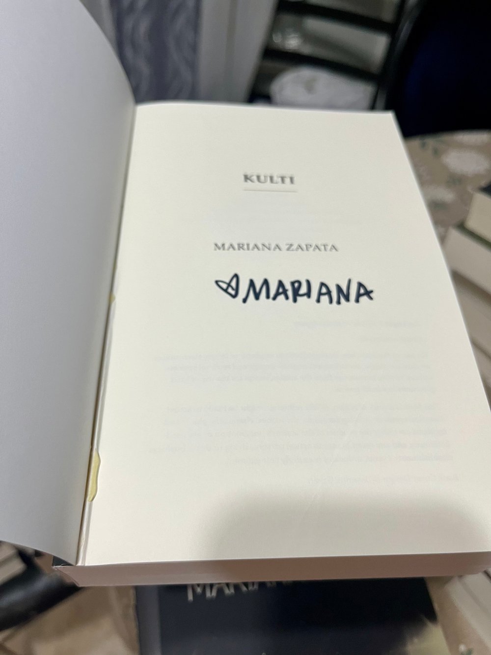 [IMPERFECT/DAMAGED] Signed Paperback "Kulti"