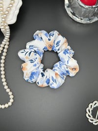 Flowers Blue Classic