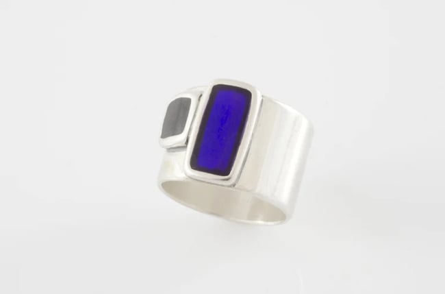 Asimetrical Square Ring