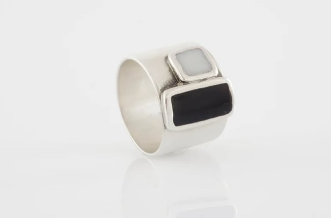 Asimetrical Square Ring