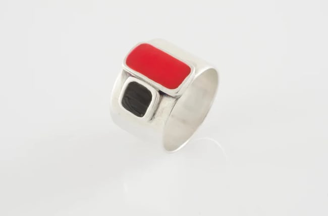 Asimetrical Square Ring