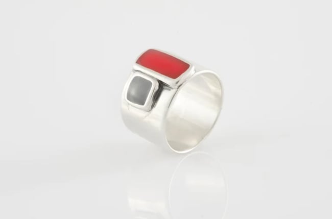 Asimetrical Square Ring