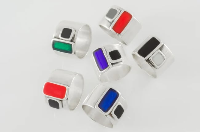 Asimetrical Square Ring