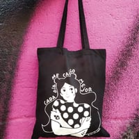 Image 2 of Totebag "cada día me caigo mejor"