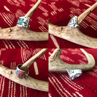 1970’s Native American Thunderbird Sterling Silver Spoon Ring w/ Coral and Turquoise Chip Inlay