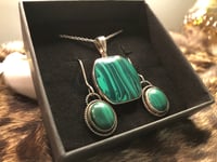 Image 2 of Vintage Malachite & Sterling Silver Necklace & Earring Set