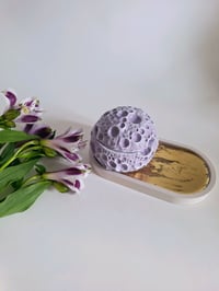 Image 2 of Plaster and epoxy resin stand beige with gold