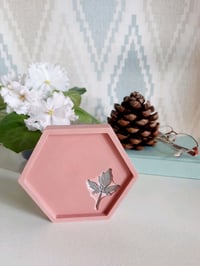 Image 1 of Plaster stand with decoration (hexagon) pink
