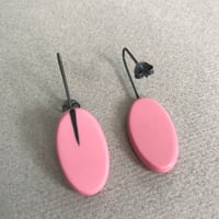 Image 2 of bubblegum pink oval drops