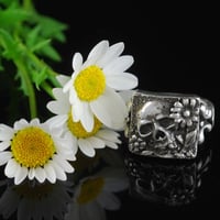 Image 3 of Pushin' Daisies ring 