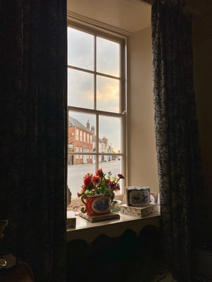 Image of A Romantic Vase From Bungay - Romantic Vase