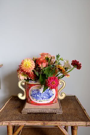Image of A Romantic Vase From Bungay - Romantic Vase