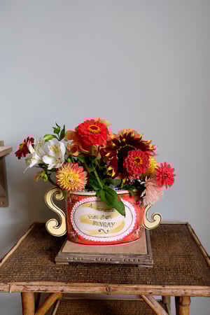 Image of A Romantic Vase From Bungay - Romantic Vase