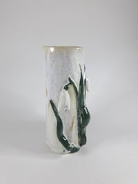 Image 2 of Snowdrop vase (snow)