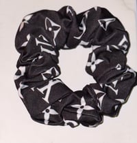 Blackout Scrunchie 