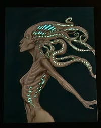 Image 3 of Bioluminescent Alien girl