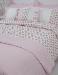 Image 2 of Rose Pink HexiDaisy Quilted Throw