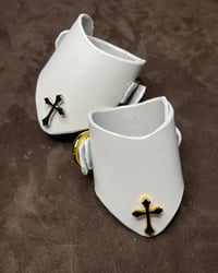 Image 2 of Monsignor Cuff White Gold