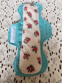 Image 3 of Linen Heavy Flow 3 Pad Set