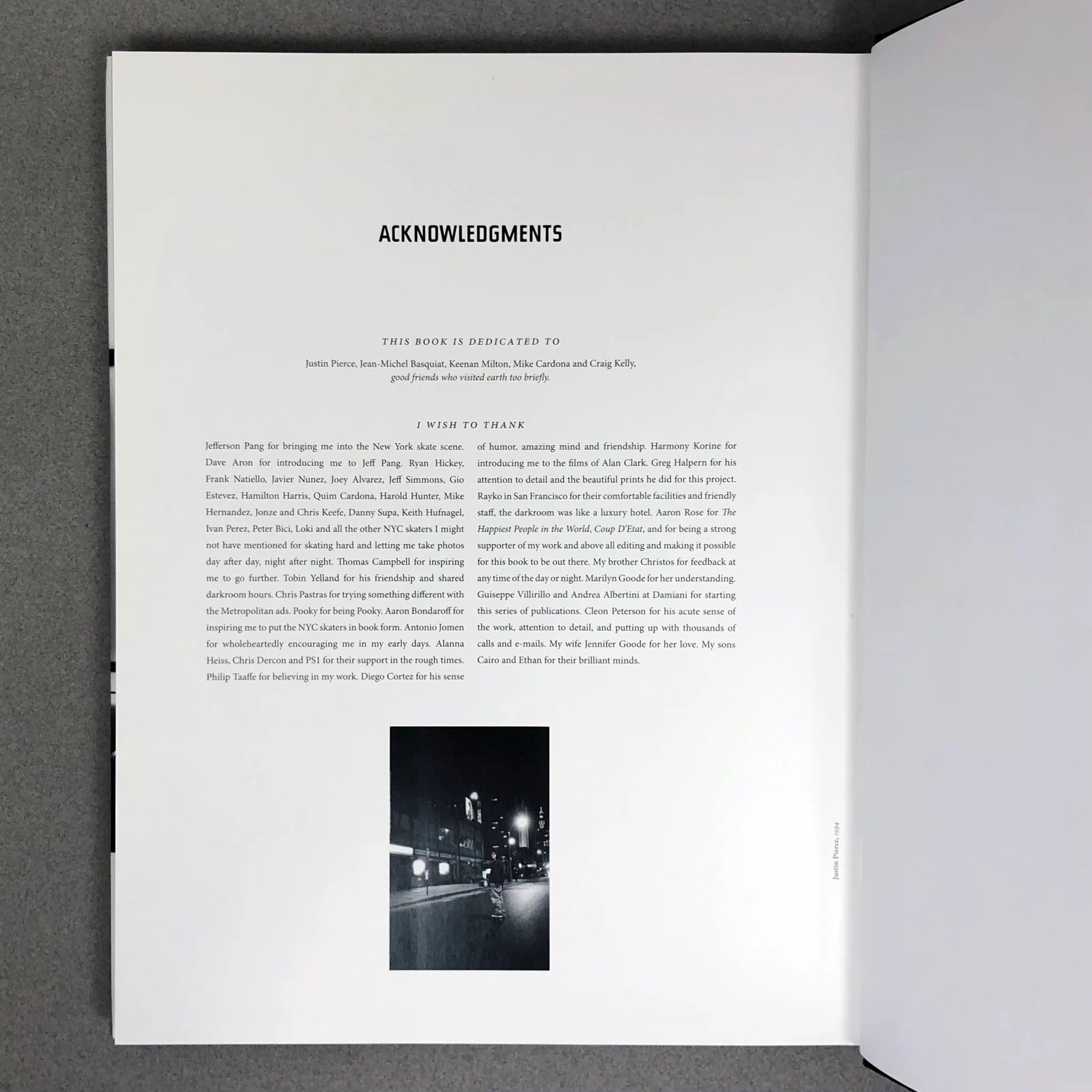 Ari Marcopoulos - Out & About *Signed* | Gully-Books - 洋書 Ari Marcopoulos - Out & About *Signed* | Gully-Books - 洋書