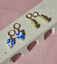 Image 4 of Tiled Pearl Huggie Earrings