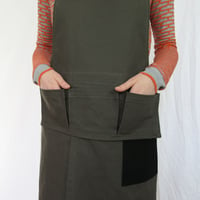 Image 3 of Ultimate Makers Apron - Split Leg, Adjustable Crossback, Cargo Pockets, Tough Canvas. Green No23