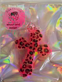 Image 3 of Hot pink leopard cross freshie scented in whoot and holler 